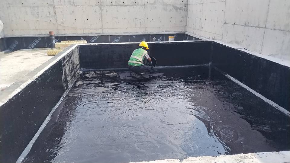 防水卷材施工现场