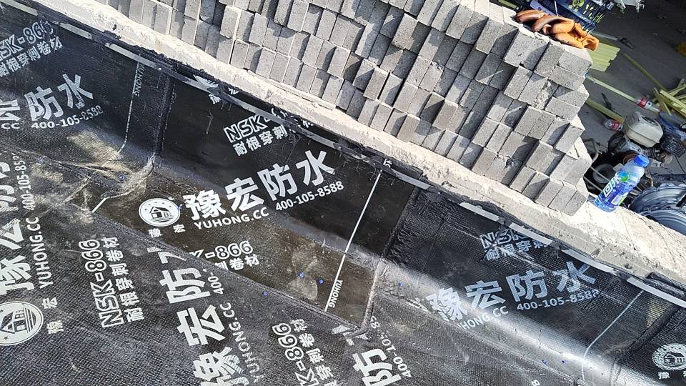 防水卷材施工现场