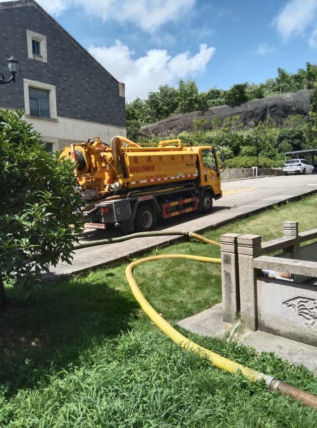 疏通下水道，马桶维修，水管维修，自来水精准定位，化粪池清理，污水池清理，高压清洗管道