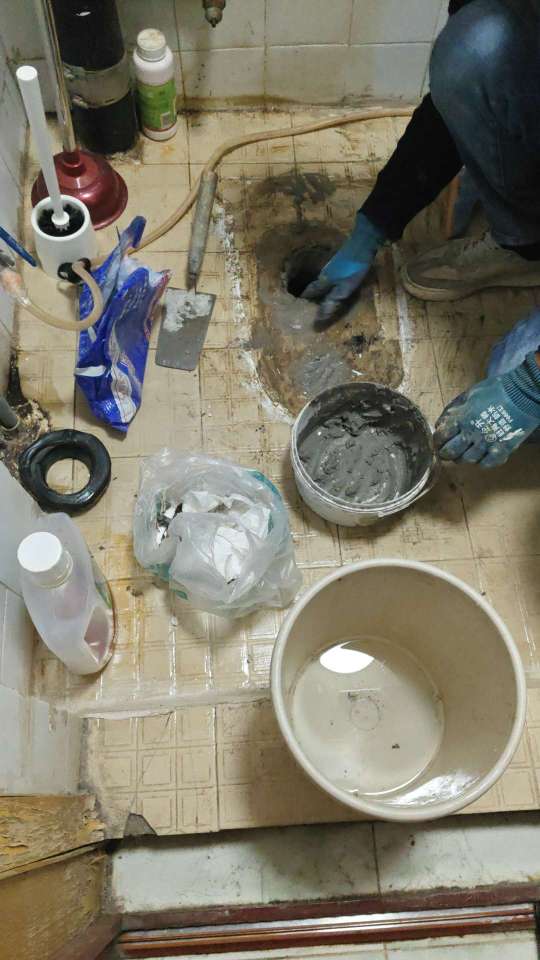 专业维修卫生间漏水，厨房漏水，外墙漏水。各种疑难杂症漏水问题