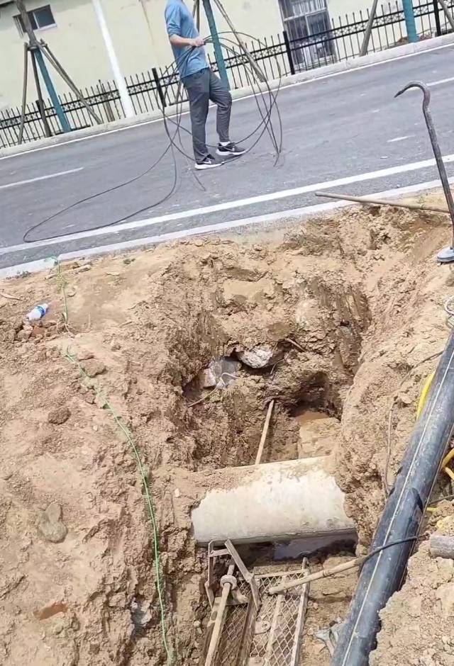 青岛周边专业过道打孔，不破坏地面地下穿管穿线定向钻孔。