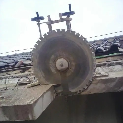青岛思达钻切，周边专业混凝土切割拆除，绳锯，墙锯静力无损害切割。