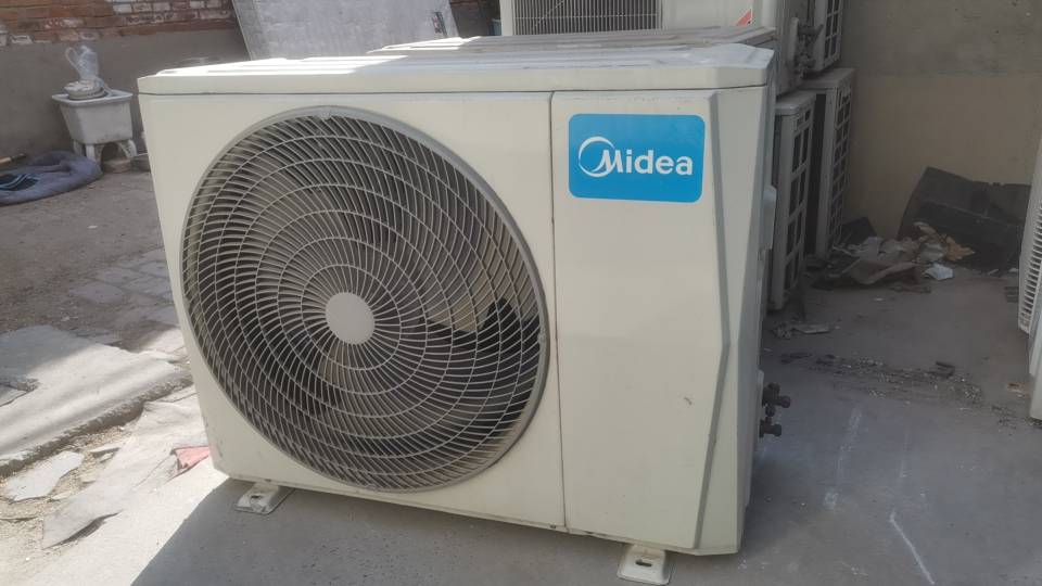 保定市内   空调维修   加氟   清洗   移机    高价回收空调