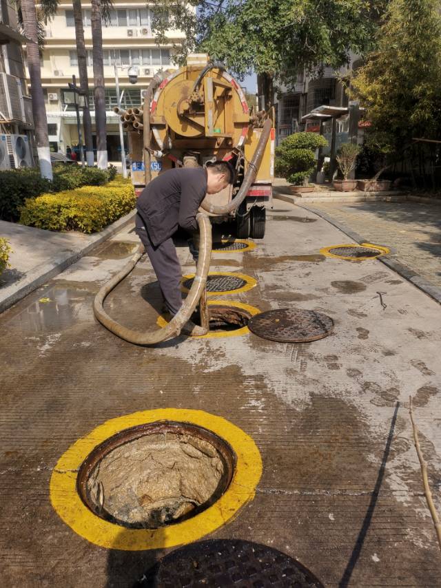 厦门专业疏通管道下水道，全市最低价，不通不收费24小时