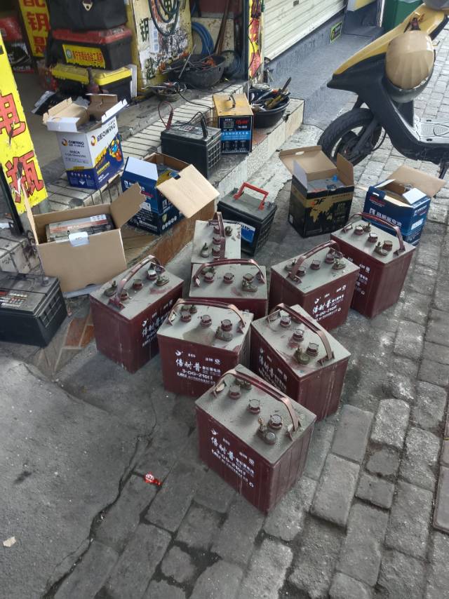 汽车电瓶汽车搭电补胎换胎