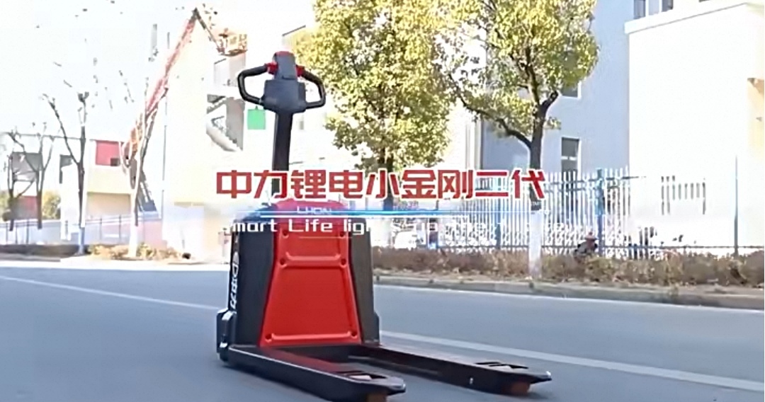 叉车维保很重要，定期保养不能少，神龙叉车让你的叉车始终保持最佳状态。