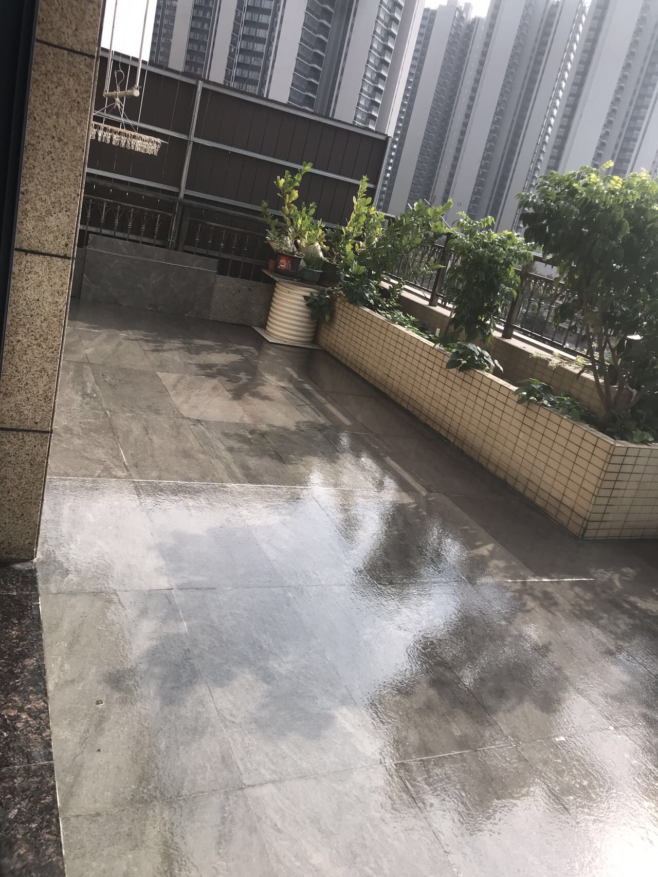 房屋漏水维修，专业防水补漏
