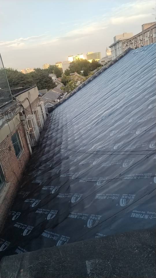 🚩防水工程失败，为何如此？施工质量不佳或材料选择不当皆有可能导致漏水。了解根源，才能对症下药。我们提供专业的防水解决方案，为您的家保驾护航。