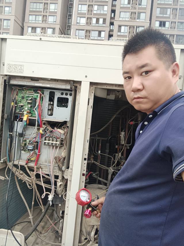 制冷设备维修
