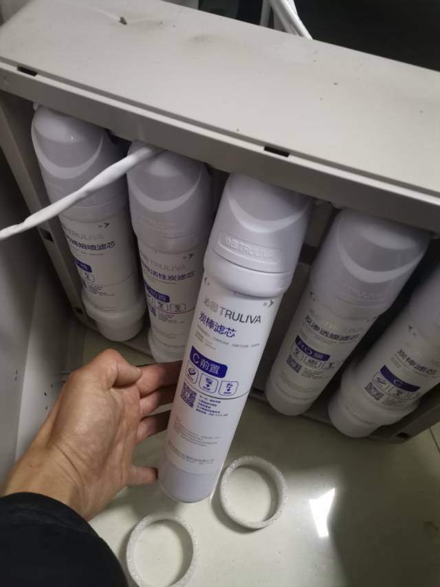 净水机维修换滤芯