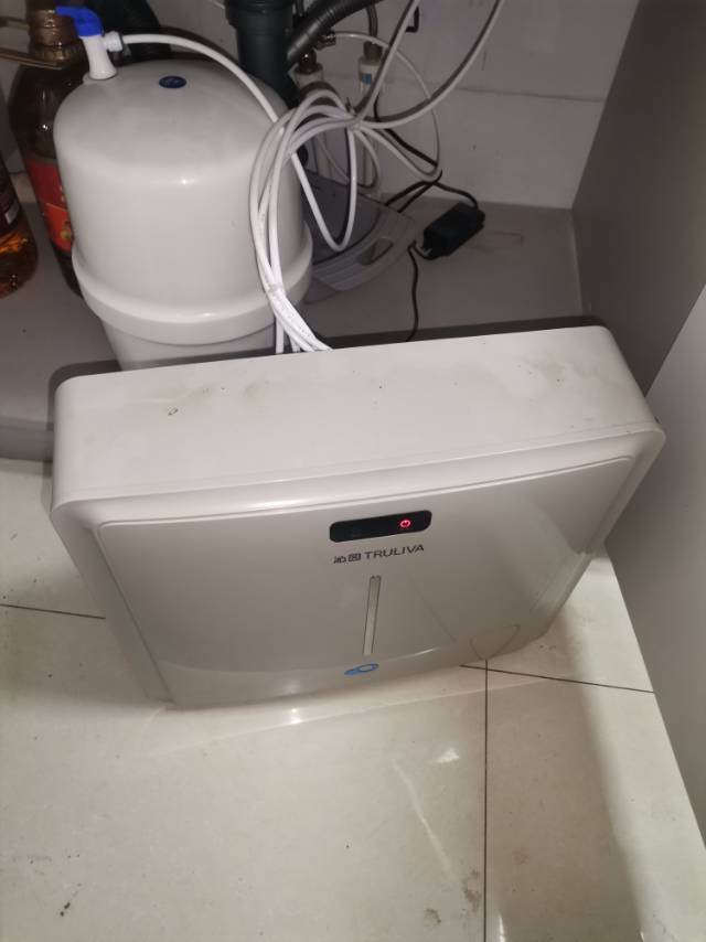 净水机维修换滤芯