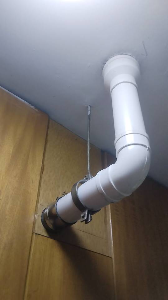 专修电工电路 水管暗管测漏电工电路 停电跳闸 漏电跳闸 检修安装 插座开关 照明灯具家电维修 修热水器 修太阳能 安充电桩 电缆布线 钻眼打孔 暗管测漏 精准定位 水管维修