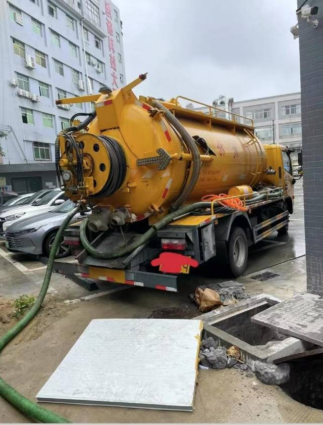 太原市清理化粪池，清理污水池，抽泥浆，高压疏通清洗污水管道