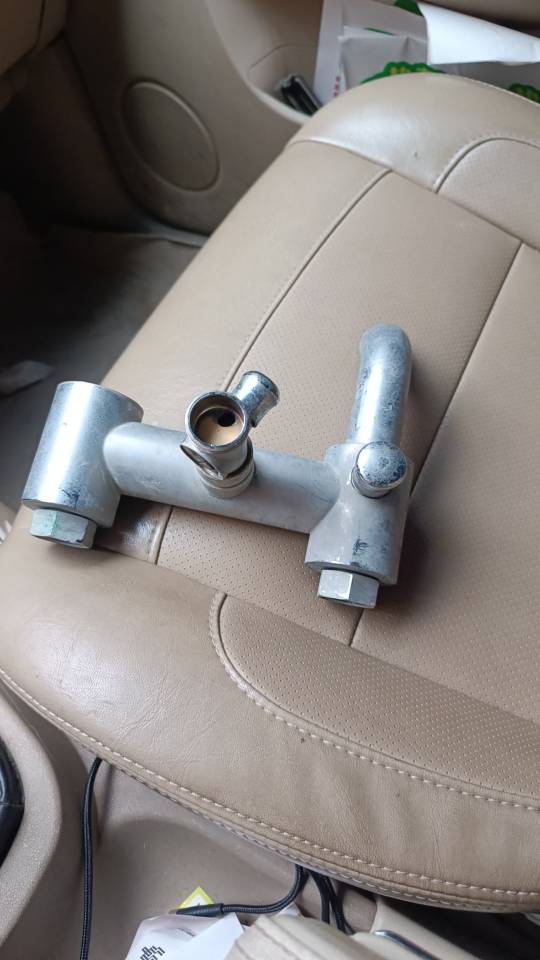水电卫浴洁具灯具窗帘晾衣架指纹锁安装维修