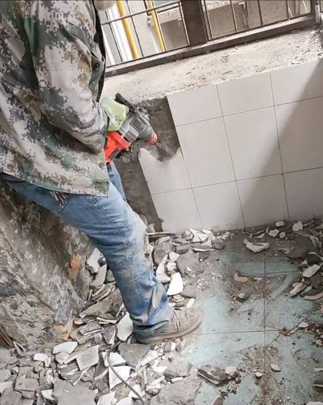 专业团队砸墙拆除