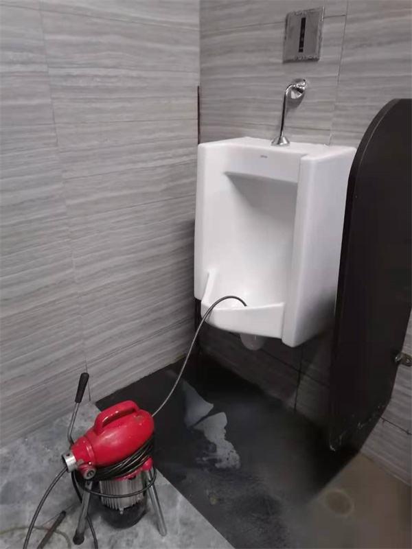 潍坊市同城下水道疏通、通马桶、维修水龙头、水路改造、房屋维修。管道疏通 ，专业疏通马桶，疏通厨房管道，卫生间厕所疏通管道，疏通各种疑难下水道，高压清洗管道，清掏化粪池。维修马桶，维修水管，更换各种水龙头。价格公道，技术专业！30分钟右上门服务。