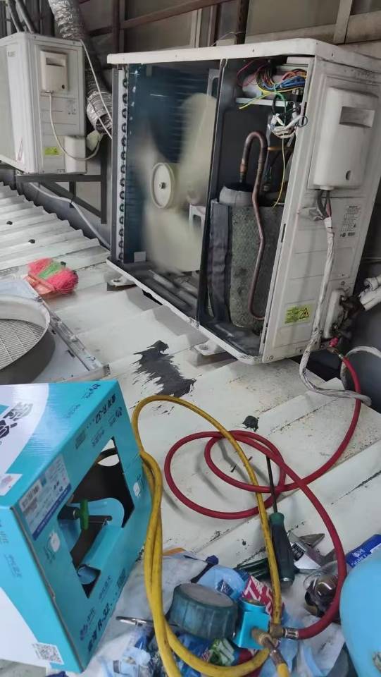 空调维修拆装清洗保养加氟