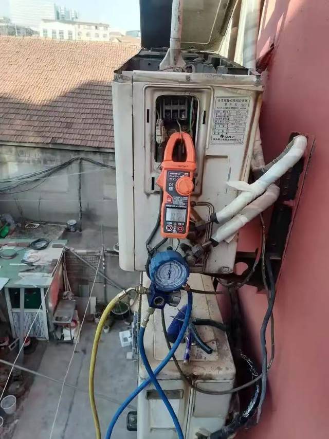 空调维修拆装清洗保养加氟
