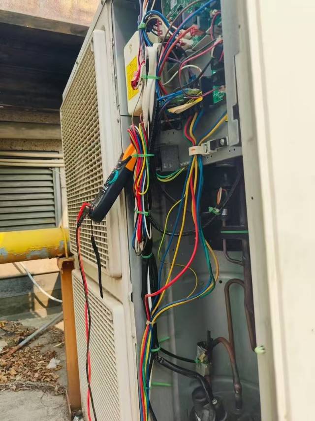 空调维修拆装清洗保养加氟