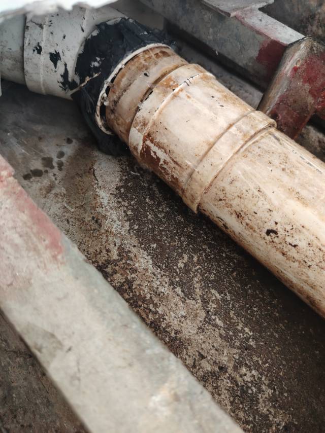疏通厕所下水道，防水补漏，改管换管，真空吸粪，高压疏通，水钻打孔，旧墙修补旧房翻新，贴瓷片