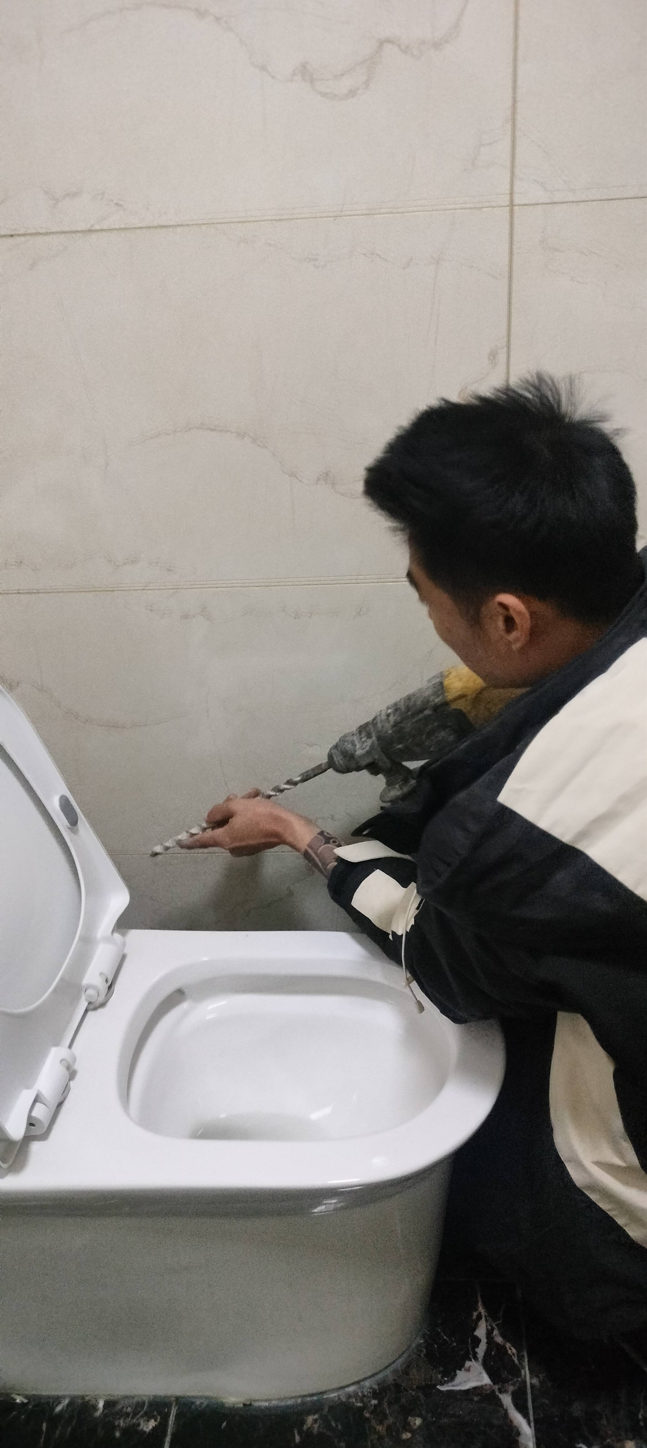 工人操作中