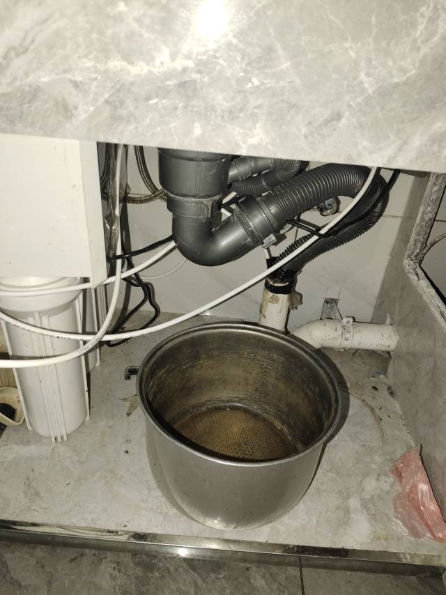 专业疏通维修安装水管卫浴，水电改造家政服务