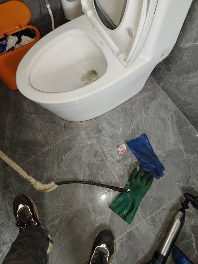 专业疏通维修安装水管卫浴，水电改造家政服务