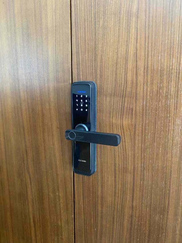 展示装锁修锁的技术