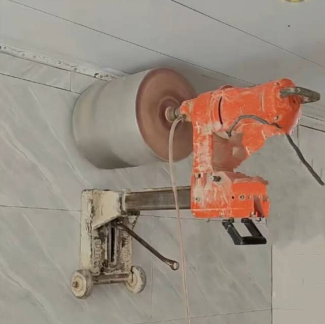 余杭区良渚街道专业墙体空调打孔上门服务