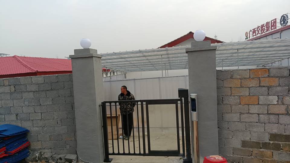 东泰卷闸门厂
