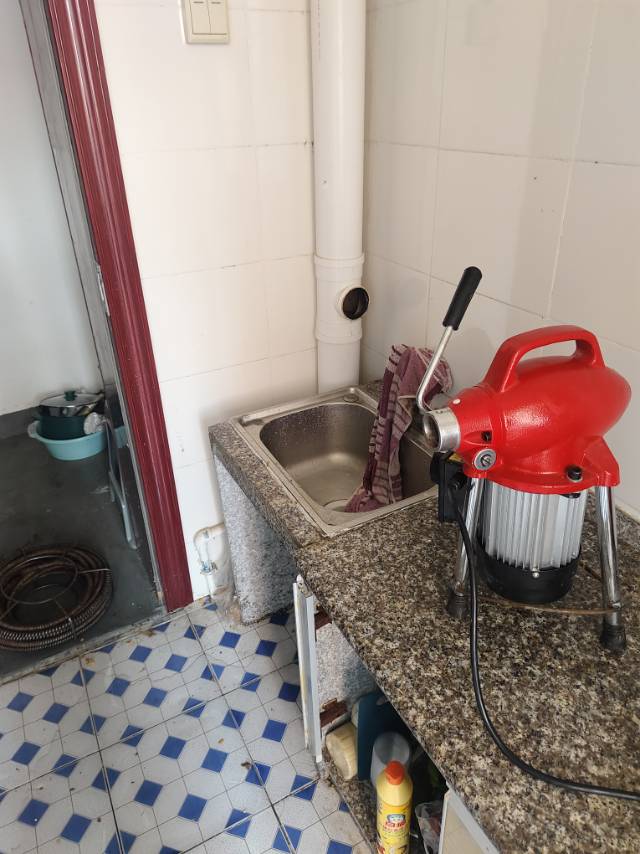 专业疏通，让管道和生活不再有淤堵。
