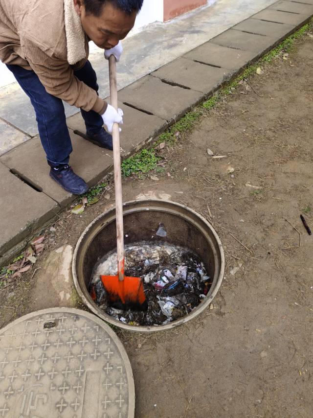 专业疏通，让管道和生活不再有淤堵。