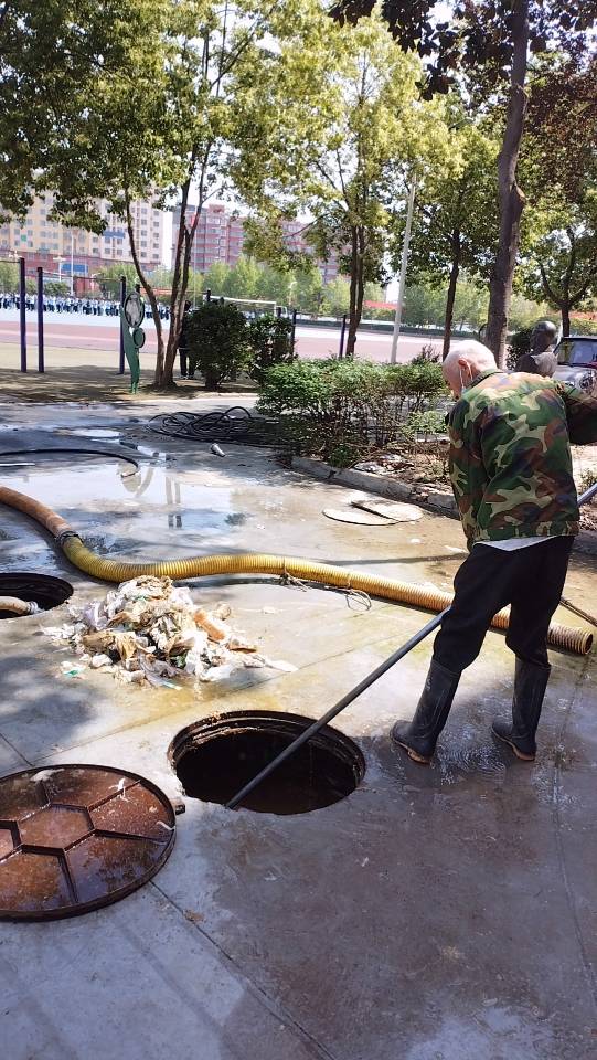 专业高压疏通各种下水管道，化粪池清理，地漏马桶维修