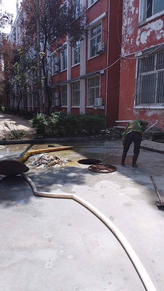 专业高压疏通各种下水管道，化粪池清理，地漏马桶维修
