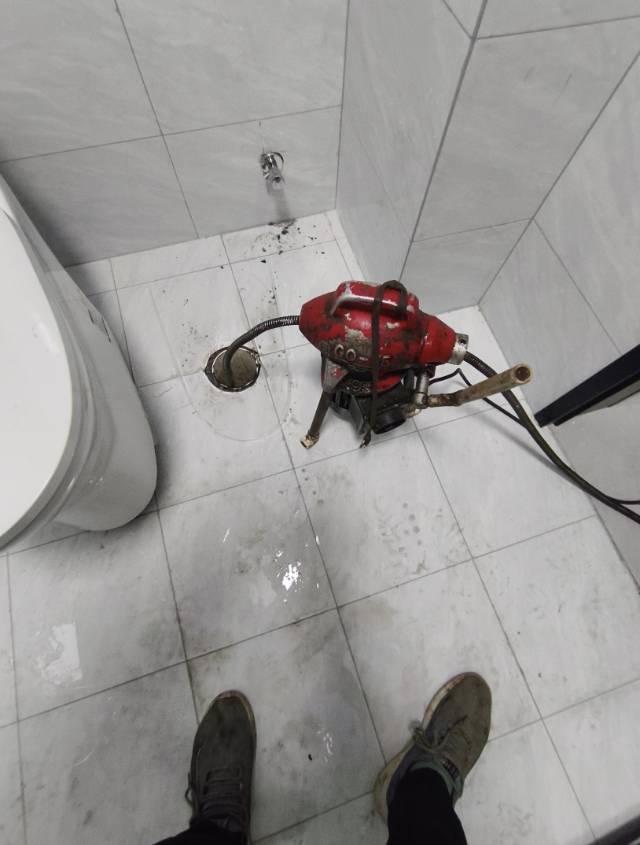 专业疏通下水快又好