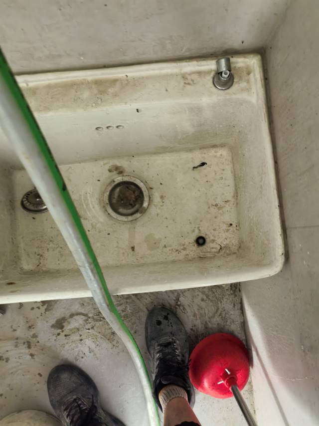 太仓专业管道疏通敲墙打孔开槽切墙