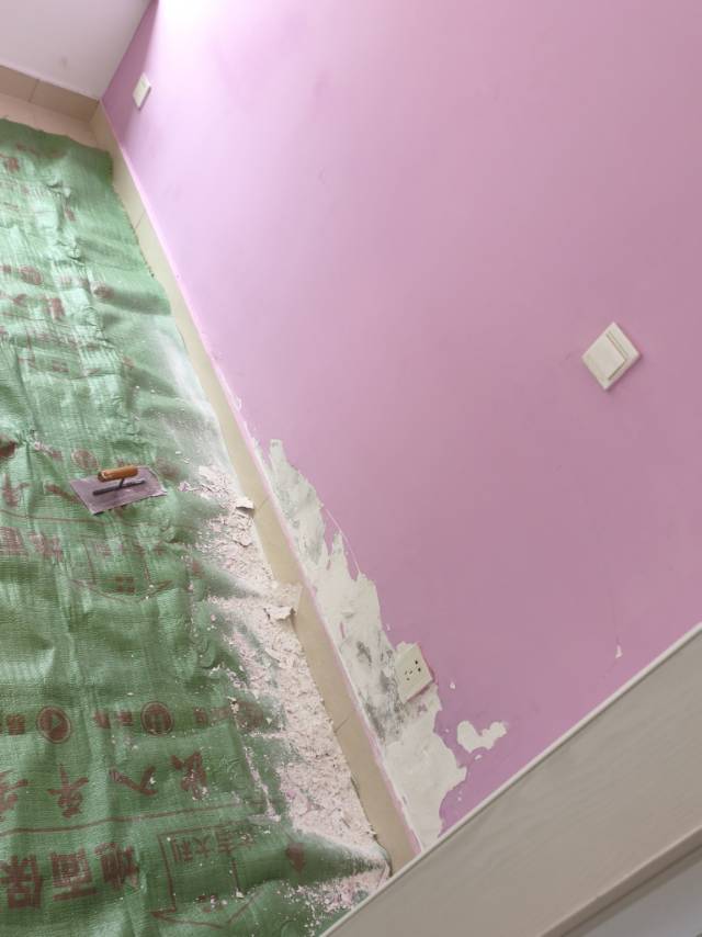 维修墙面。房屋整刷