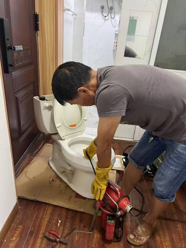 桐庐疏通下水道水电维修疏通马桶安装维修各种龙头