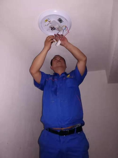 桐庐疏通下水道水电维修疏通马桶安装维修各种龙头
