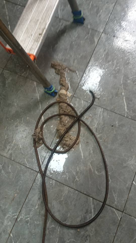 本人专业疏通下水道工作十多年经验
