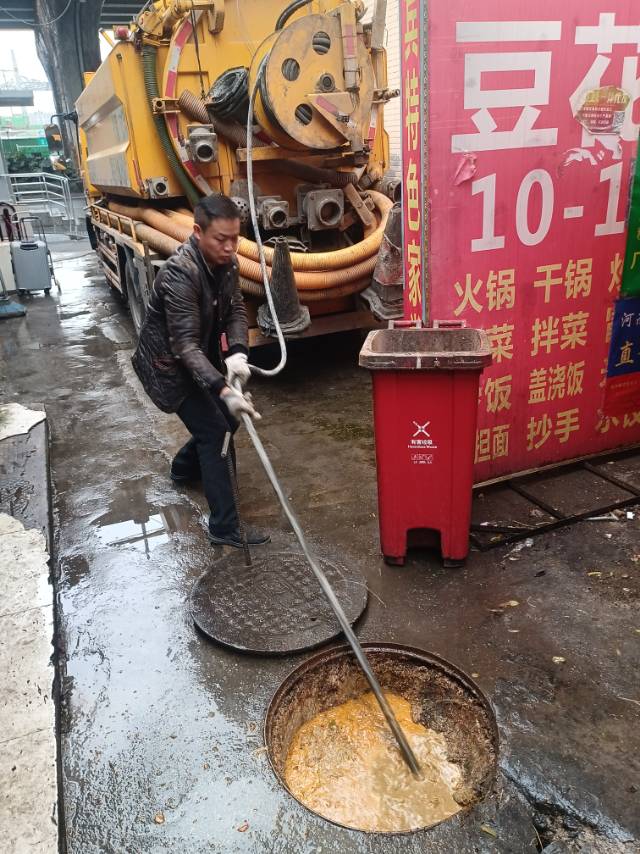 本人专业疏通下水道工作十多年经验