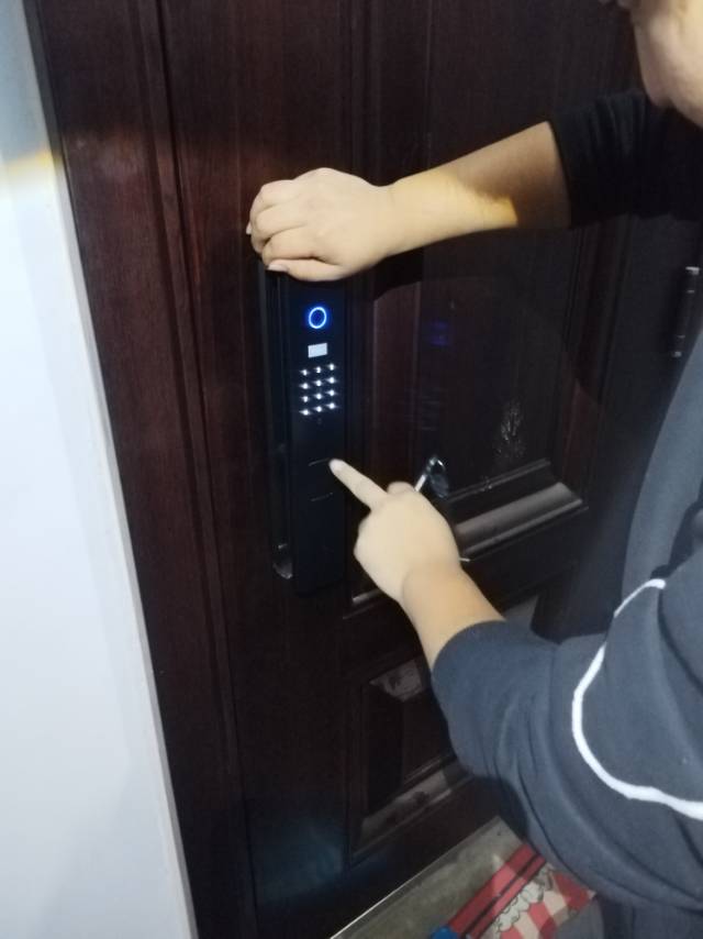 专业安装维各大品牌修智能锁