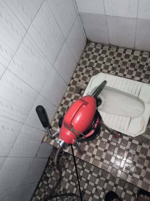 疏通各种下水管道-疏通厕所-疏通马桶-疏通冲凉房地漏-疏通厨房洗菜盆-阳台地漏