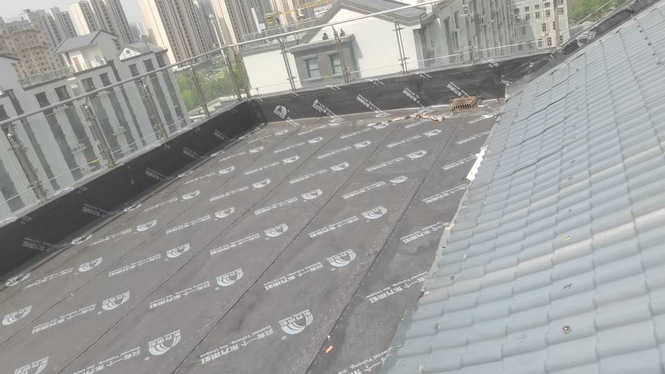 专业室内室外防水补漏，路面硬化垃圾清理