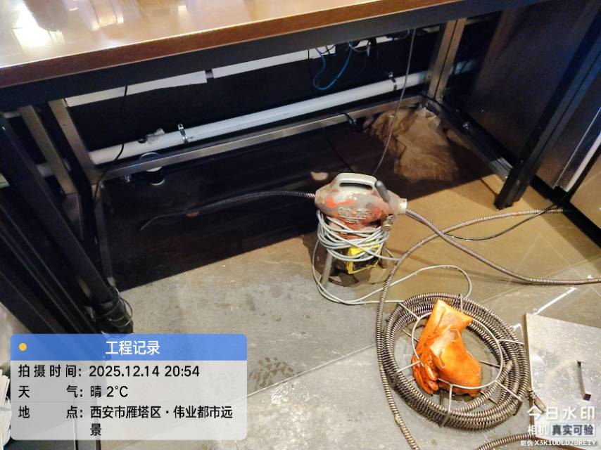 专业疏通下水道，热熔pe水管，更换角阀，管道各种设备齐