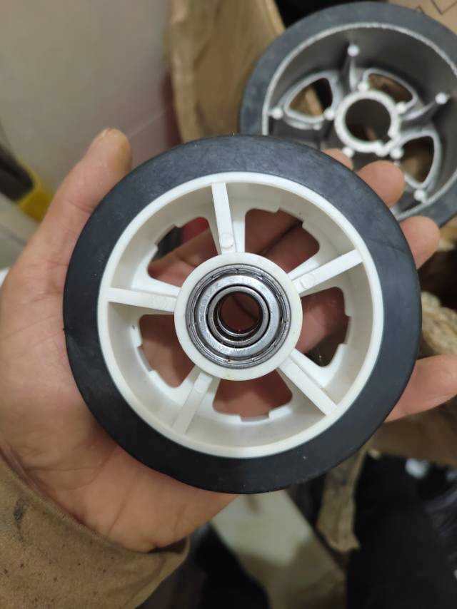 伸缩门门排维修