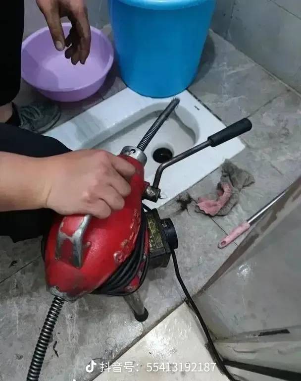 重庆两江新区疏通管道服务，马桶，厕所，下水道都可以找我