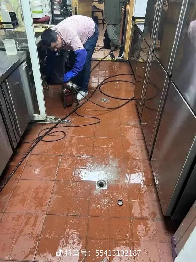 重庆两江新区疏通管道服务，马桶，厕所，下水道都可以找我