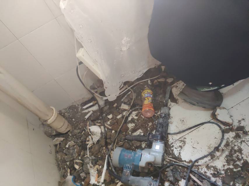 鞍山国歌漏水检测，精准定位，清洗地热，安装分水器阀门