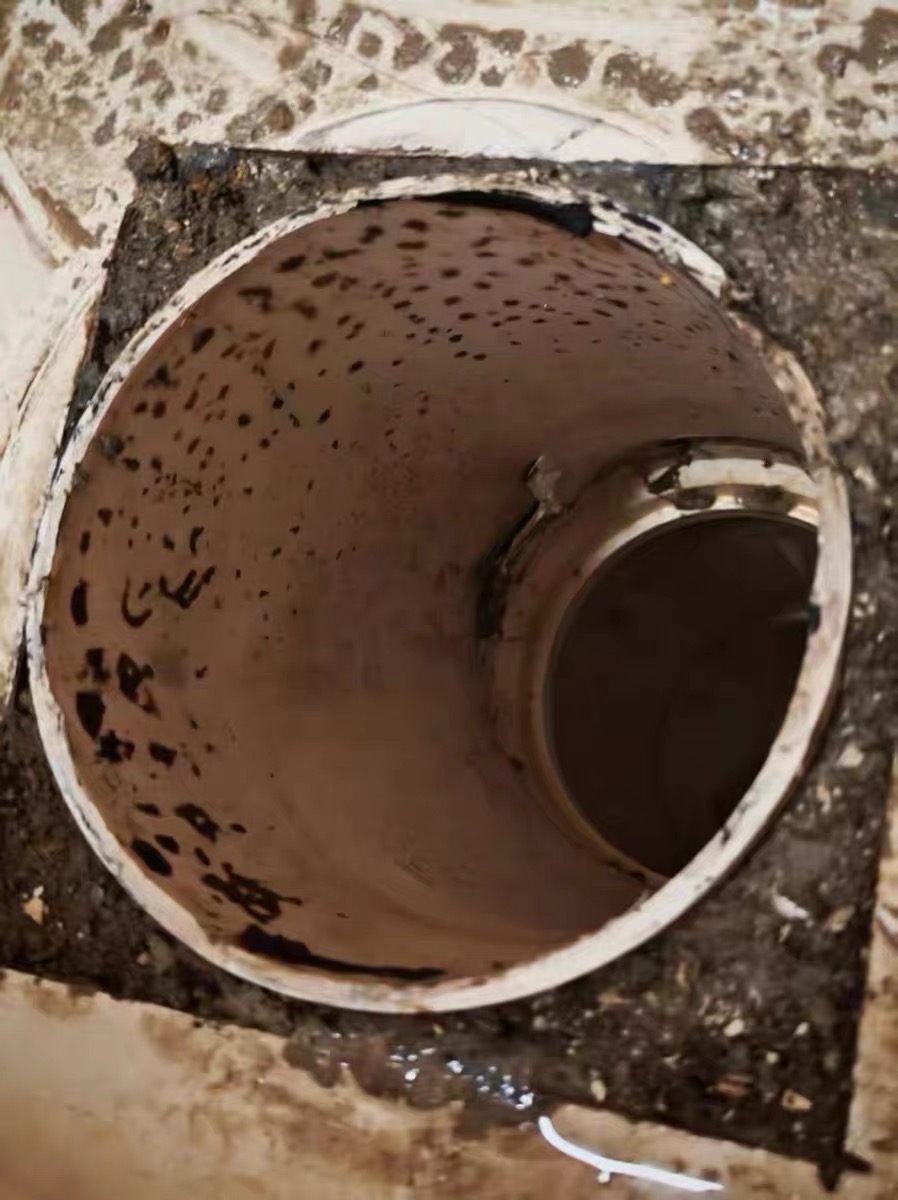马桶渗漏水维修更换